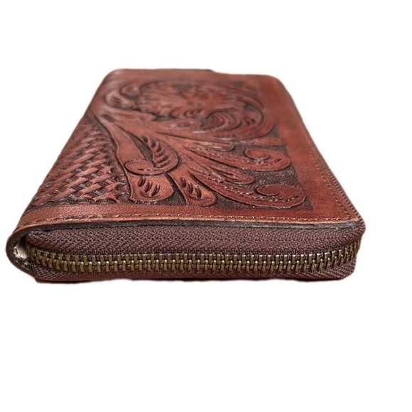HANDCRAFTED Premium Genuine Embossed Leather Wallet Brown $149 Retail - Picture 7 of 12